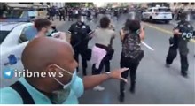پرتاب نارنجک توسط پلیس آمریکا در بین معترضان به قتل جرج فلوید