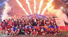 جشن قهرمانی بازیکنان لیورپول پس از ۳۰ سال