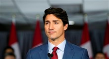 نخست وزیر کانادا در جمع معترضان برای ادای احترام به فلوید زانو زد