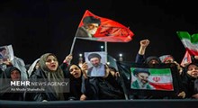 رجزخوانی میثم مطیعی در بزرگداشت رهبر شهید انقلاب در حرم رضوی