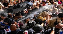 حمله با گاز فلفل به دانشجویان معترض آمریکا