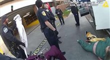 وقتی پلیس های خشن آمریکا یک پیرزن بیمار را می کشند!