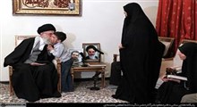 حضور رهبر انقلاب در منزل شهید احمدی روشن