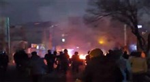 امدادرسانی بسیجی‌ها به دختری که در اغتشاشات گرفتار شده بود