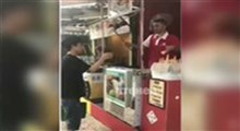 بستنی‌فروش ترکی که گرفتار کارش شد!