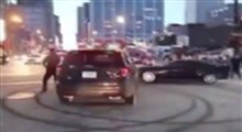 دردسرسازی راننده یک خودرو مقابل پلیس آمریکا!