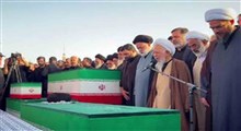 اشک‌های آیت‌الله جوادی آملی هنگام اقامه نماز بر پیکر آقای شهید
