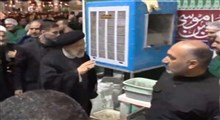 ویدیویی از حضور شهید رئیسی در چایخانه حرم امام رضا(ع)