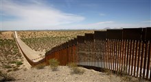 طوفان بخشی از دیوار ترامپ در مرز آمریکا-مکزیک را فرو ریخت
