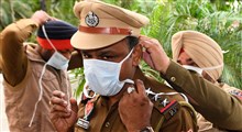 حمله مردم به چند دکتر در هند