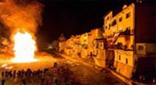 بزرگترین آتش سنتی در ایتالیا روشن شد