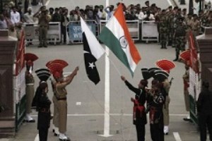 کاهش تنش میان هند و پاکستان/ سفیران کشور به محل مأموریت خود بازگشتند