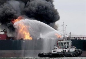 انتشار اخباری از انفجار ۲ نفتکش و درخواست کمک آنها در دریای عمان