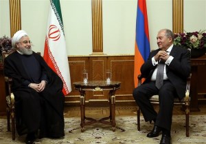 روحانی در دیدار رئیس‌جمهور ارمنستان: توسعه و تحکیم بیشتر روابط با کشورهای همسایه از اصول سیاست خارجی ایران است