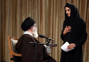 بانوی سانداکار ایران: با افتخار پاسدار هستم