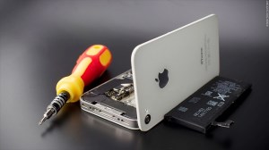 دروغ بزرگ شرکت اپل درباره عمر باتری گوشی‌های آیفون