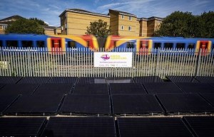اولین خط راه‌آهن خورشیدی جهان در انگلیس