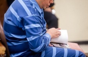 پیشنهاد وکیل حمید باقری‌درمنی برای توقف اجرای حکم اعدام