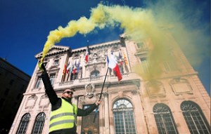 موج جدید اعتراضات «جلیقه زردها»؛ حدود 50 هزار فرانسوی در تظاهرات شرکت کردند + تصاویر