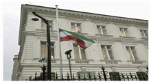 پرچم سفارتخانه های ایران در خارج از کشور نیمه افراشته می شود