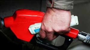 تدابیر دولت برای جلوگیری از فشار تورمی افزایش قیمت بنزین چیست؟