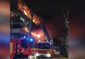 آتش‌سوزی و انفجار در ساختمانی هشت طبقه‌ در پایتخت فرانسه + فیلم