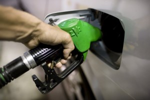 سود هر لیتر قاچاق بنزین به کشورهای همسایه چقدر است؟