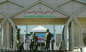 انجام صادارات در مرز مهران / مرز برای خروج مسافران ایرانی همچنان بسته است