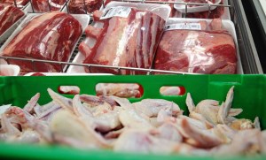 گوشت قرمز ارزان می شود / قیمت مرغ همچنان بالاتر از نرخ مصوب
