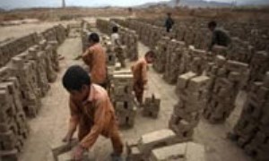روایت کودکان کار افغانستانی امشب در شبکه مستند