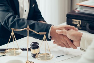 چرا انتخاب وکیل مهم است؟