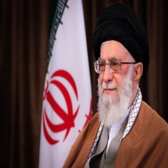 رهبر معظم انقلاب اسلامی سال ۱۳۹۸ را سال «رونق تولید» نامگذاری کردند