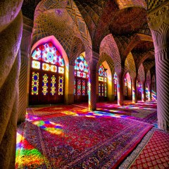 ستونهای شبستان مسجد نصیرالملک
