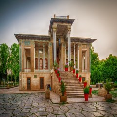 سمت شمالی ساختمان باغ عفیف‌آباد