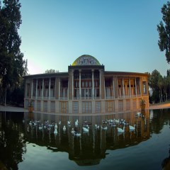 حوض و عمارت باغ عفیف آباد