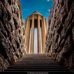 نمایی از آرامگاه بوعلی‌سینا