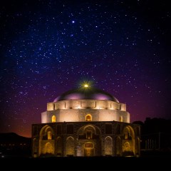 نمای شب گنبد جبلیه