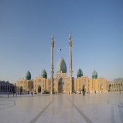 نما جلو مسجد مقدس جمکران