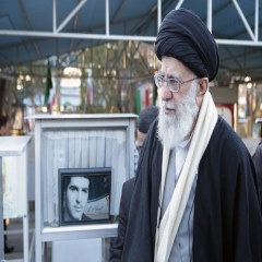 حضور رهبر انقلاب در مرقد امام در آستانه چهلمین سالروز پیروزی انقلاب اسلامی