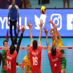 رقابت والیبالیستهای ایرانی با تیم ملی استرالیا