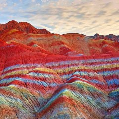 کوه های رنگین کمانی آلاداغ لار