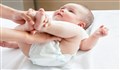 بروز اسهال در نوزادی که از شیر مادر تغذیه می کند