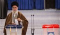 رهبر معظم انقلاب در حسینیه امام خمینی(ره)، آراء خود را به صندوق انداختند