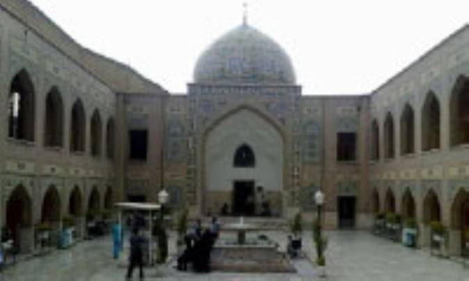 در سایه پیرمرد همسایه