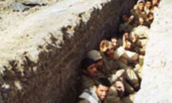 در محاصره ی دشمن