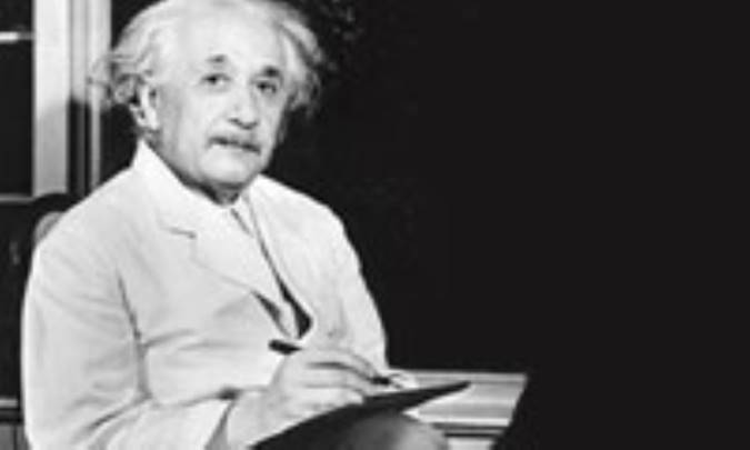 اینشتین علیه هیتلر