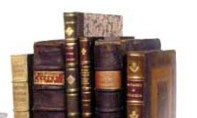 داستانی کردن تاریخ
