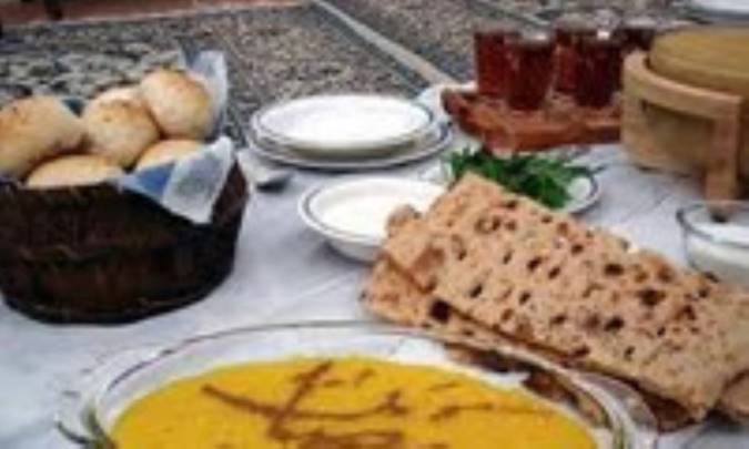 کریمان از اطعام کام گیرند و لئیمان از طعام