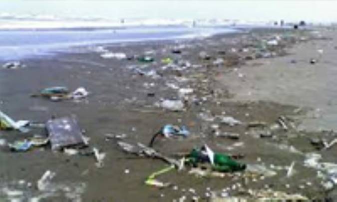 چگونه انسان دریاها را آلوده می‌کند؟