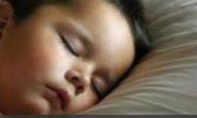 بیدار شدن نابهنگام کودکان از خواب